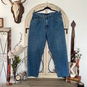 Vintage Medium Wash High Rise Straight Leg Saddlebred Jeans